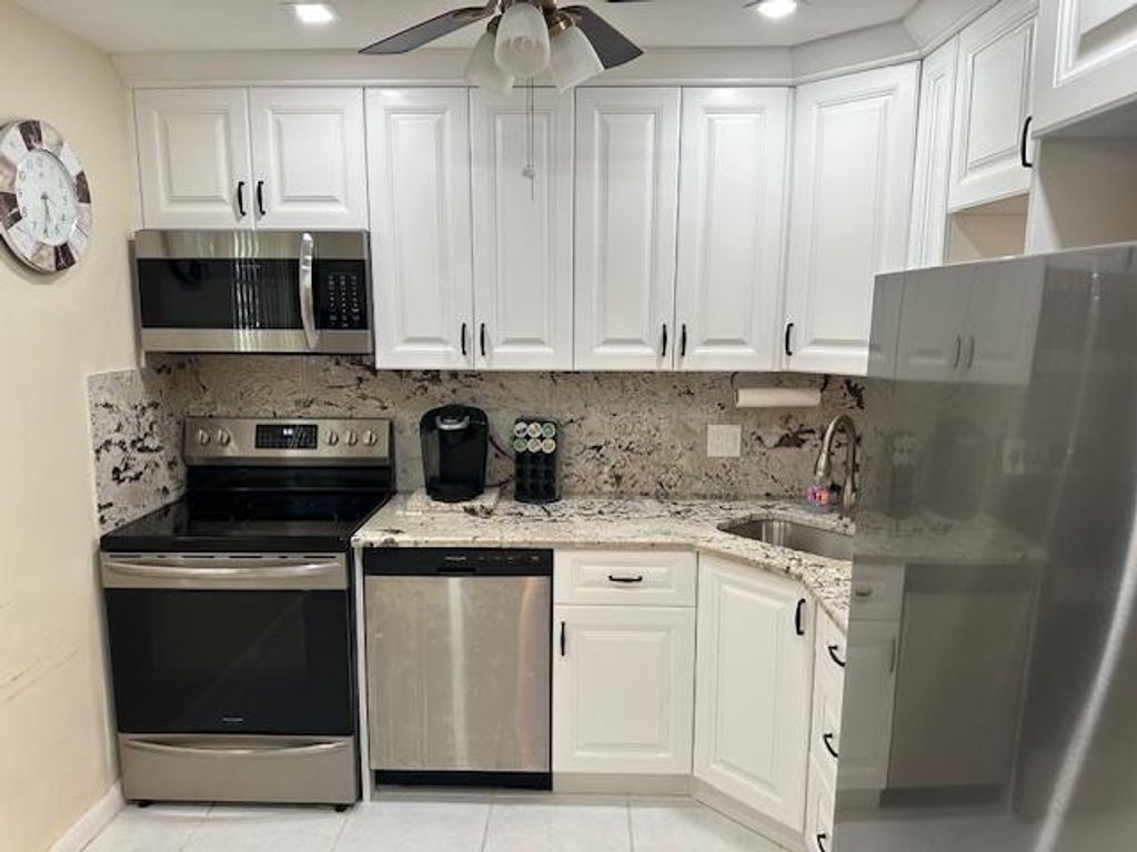 7680 NW 1st Street 102, Margate, FL 33063