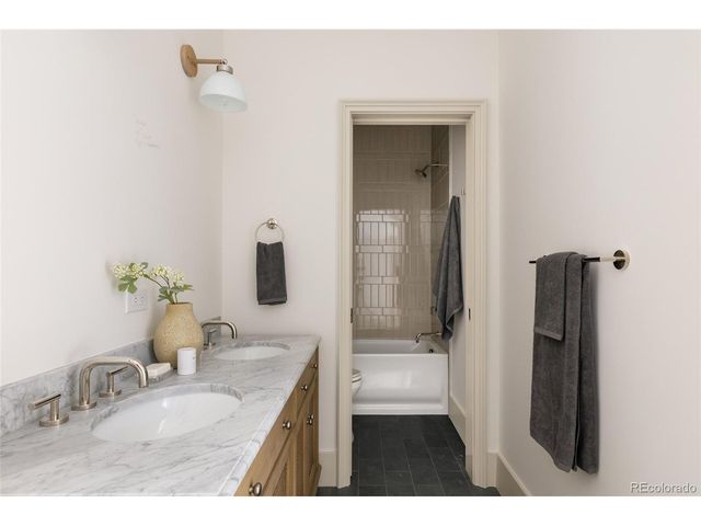 858 S Saint Paul St, Denver, CO 80209