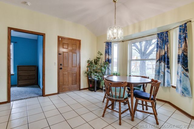 2137 NE 13th, Moore, OK 73160