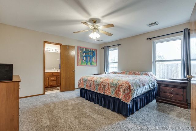 2137 NE 13th, Moore, OK 73160