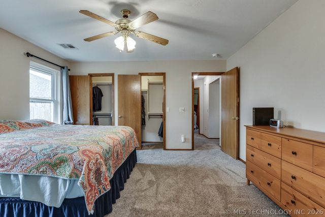 2137 NE 13th, Moore, OK 73160