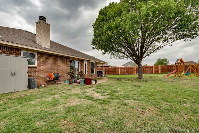 2137 NE 13th, Moore, OK 73160
