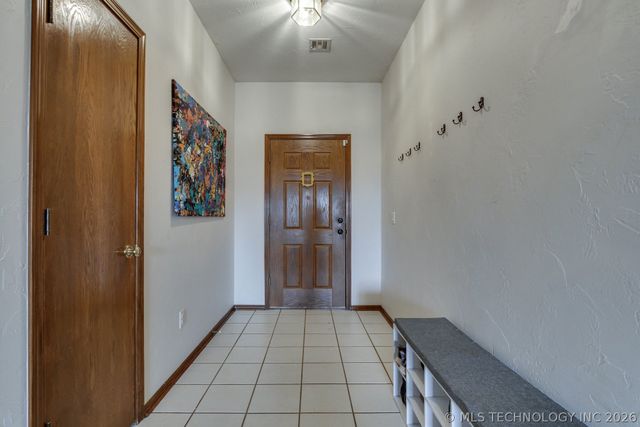 2137 NE 13th, Moore, OK 73160