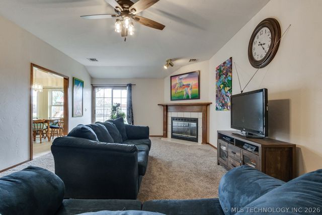 2137 NE 13th, Moore, OK 73160