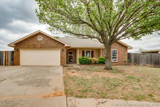 2137 NE 13th, Moore, OK 73160