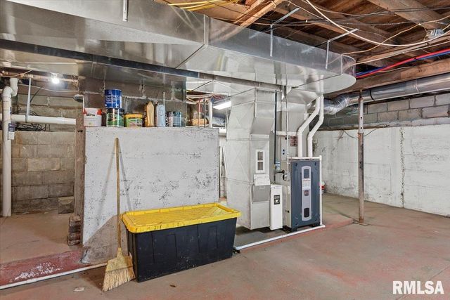 1924 CEDAR Street, Jacksonville, IL 62650