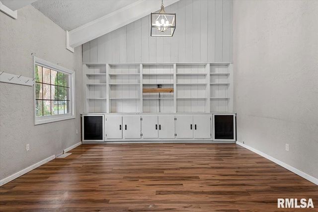 1924 CEDAR Street, Jacksonville, IL 62650