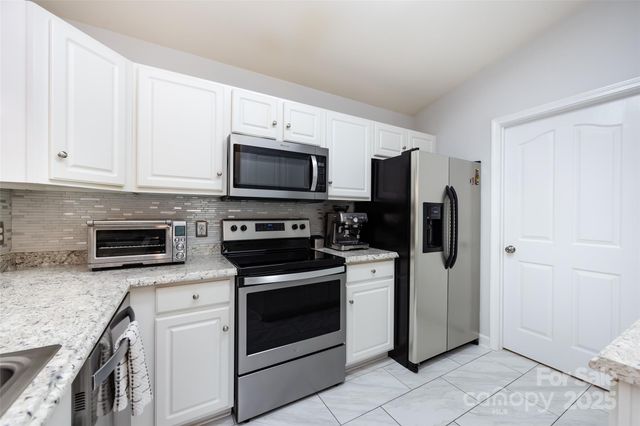 16354 Redstone Mountain Lane, Charlotte, NC 28277