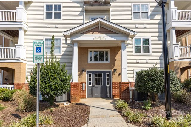 16354 Redstone Mountain Lane, Charlotte, NC 28277