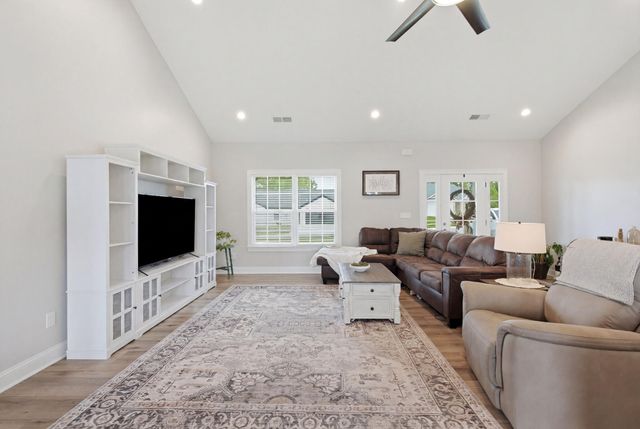 301 Pageant Drive, Richmond, KY 40475
