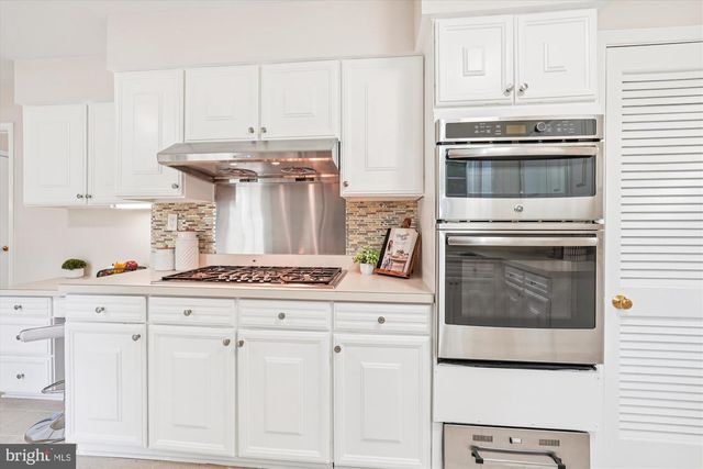 4605 SUNFLOWER DR, Rockville, MD 20853