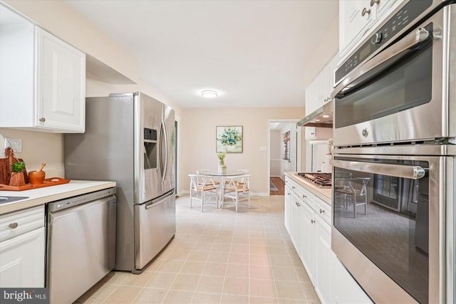 4605 SUNFLOWER DR, Rockville, MD 20853