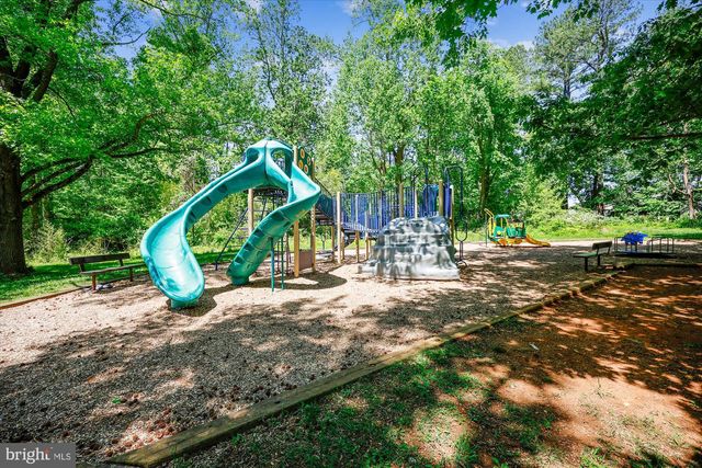 4605 SUNFLOWER DR, Rockville, MD 20853