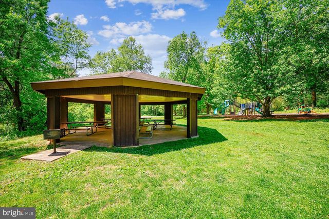 4605 SUNFLOWER DR, Rockville, MD 20853