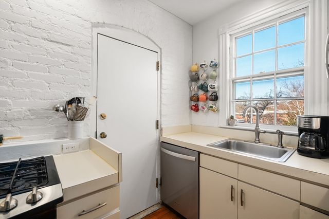 43 Linnaean Street 46A, Cambridge, MA 02138