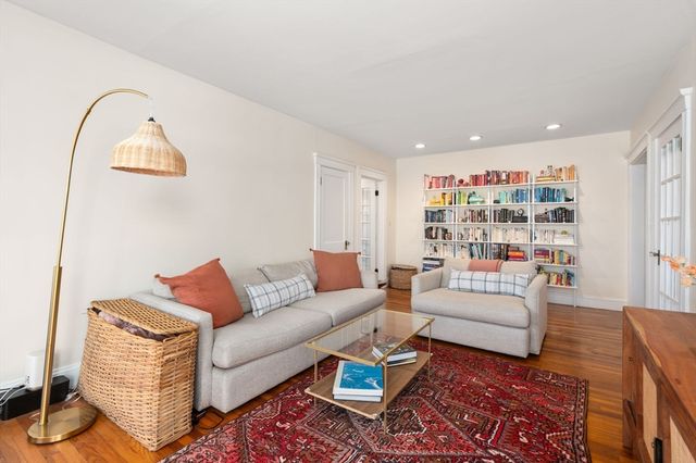 43 Linnaean Street 46A, Cambridge, MA 02138