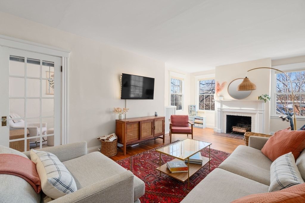 43 Linnaean Street 46A, Cambridge, MA 02138