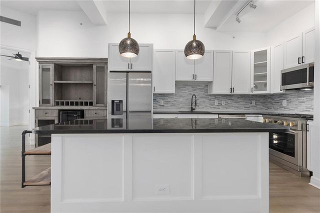 1101 Walnut Street 1005, Kansas City, MO 64106