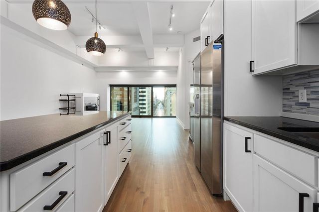 1101 Walnut Street 1005, Kansas City, MO 64106