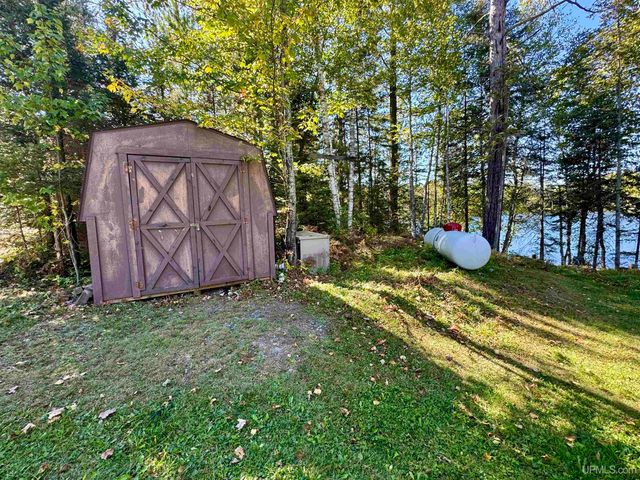 1474 Deer Lake Road, Crystal Falls, MI 49920
