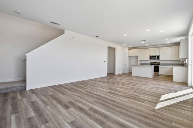 5041 Rain Shadow Way, Roseville, CA 95747