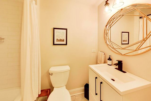 4216 N ASHLAND Avenue G, Chicago, IL 60613