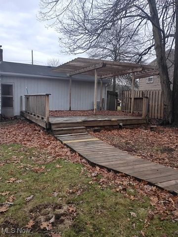 2078 Cranbrook Drive, Youngstown, OH 44511