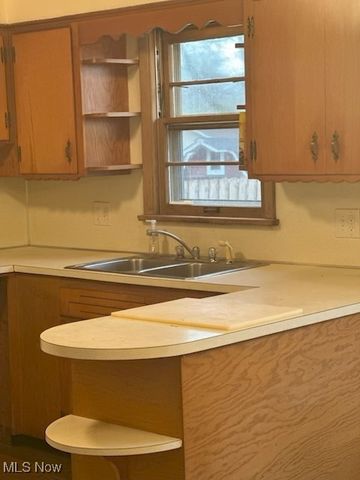 2078 Cranbrook Drive, Youngstown, OH 44511