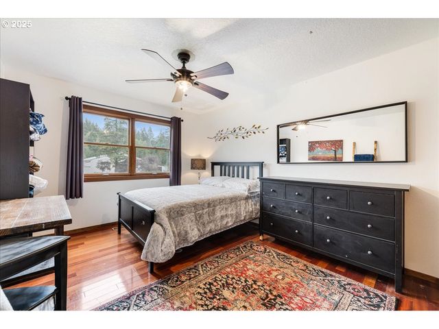 25776 S HIGHWAY 211, Estacada, OR 97023