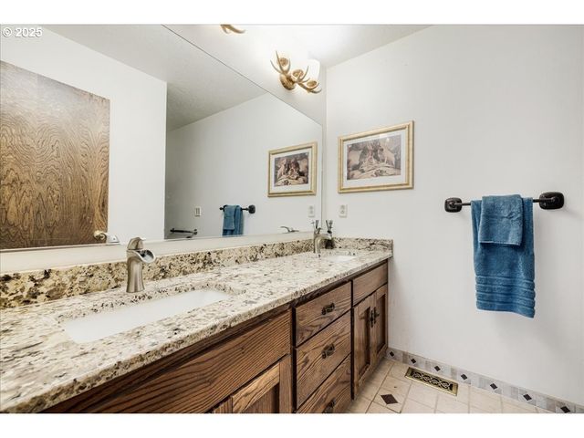 25776 S HIGHWAY 211, Estacada, OR 97023