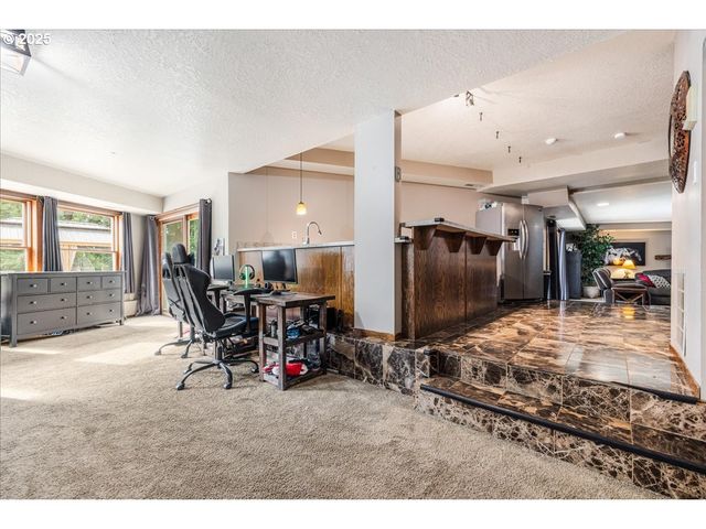 25776 S HIGHWAY 211, Estacada, OR 97023