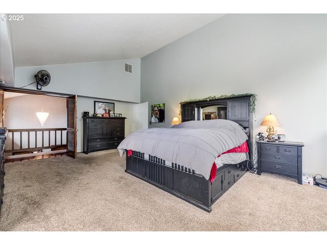 25776 S HIGHWAY 211, Estacada, OR 97023