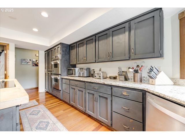 25776 S HIGHWAY 211, Estacada, OR 97023