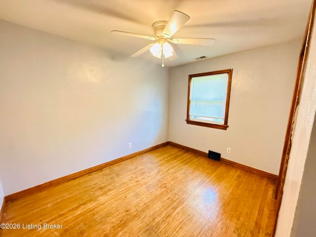 4308 Lynnview Dr, Louisville, KY 40216