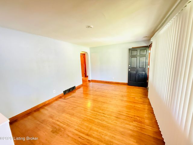 4308 Lynnview Dr, Louisville, KY 40216