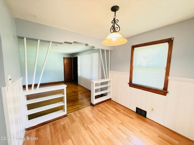 4308 Lynnview Dr, Louisville, KY 40216