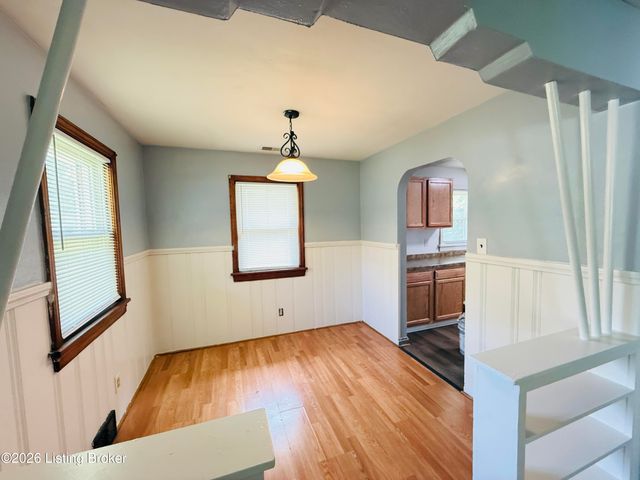 4308 Lynnview Dr, Louisville, KY 40216