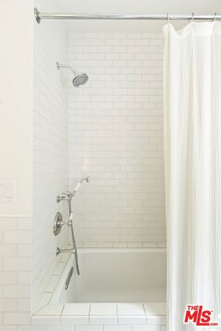 804 Westmount Drive, West Hollywood, CA 90069