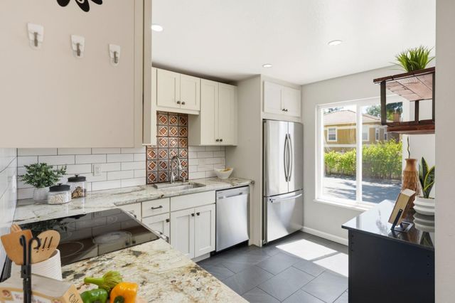 1458 Hudson Street 116, Redwood City, CA 94061