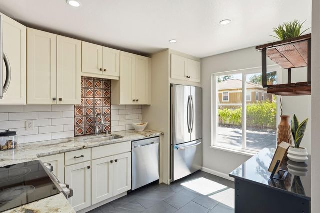 1458 Hudson Street 116, Redwood City, CA 94061