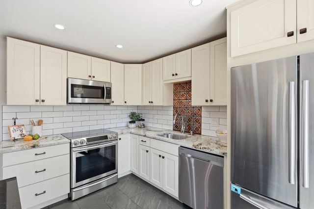 1458 Hudson Street 116, Redwood City, CA 94061