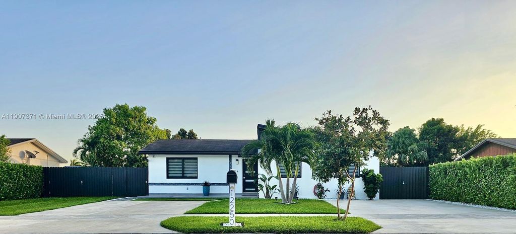 12250 SW 185th St, Miami, FL 33177