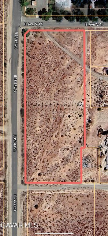 Cor 121 E V14 Street, Pearblossom, CA 93553