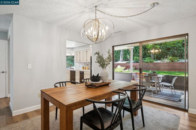 1 Heritage Oaks Rd, Pleasant Hill, CA 94523