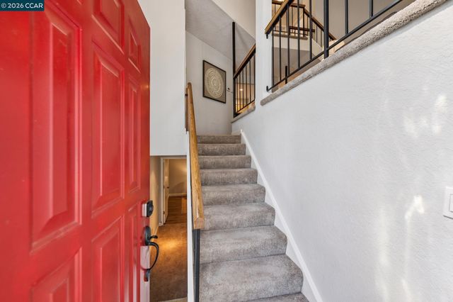 1 Heritage Oaks Rd, Pleasant Hill, CA 94523