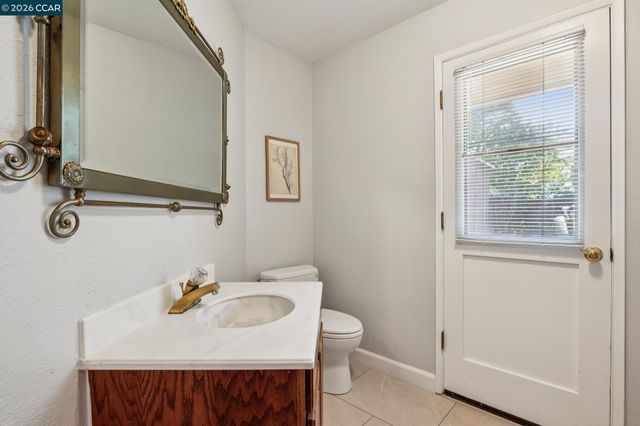 1 Heritage Oaks Rd, Pleasant Hill, CA 94523