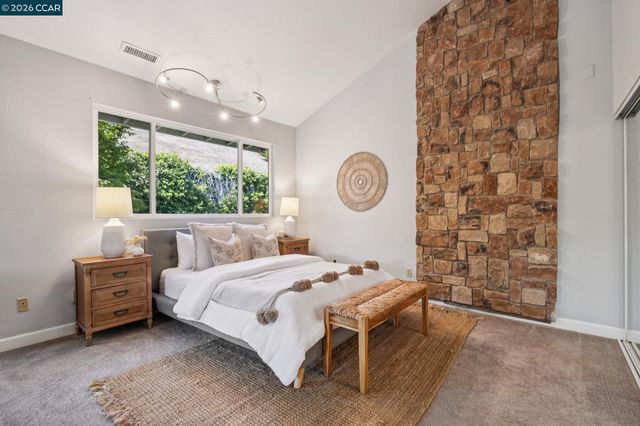 1 Heritage Oaks Rd, Pleasant Hill, CA 94523