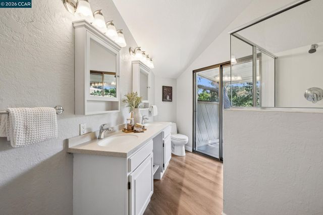 1 Heritage Oaks Rd, Pleasant Hill, CA 94523