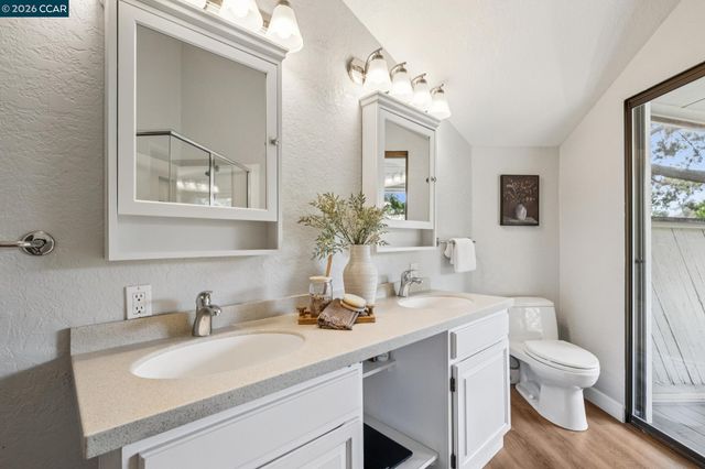 1 Heritage Oaks Rd, Pleasant Hill, CA 94523