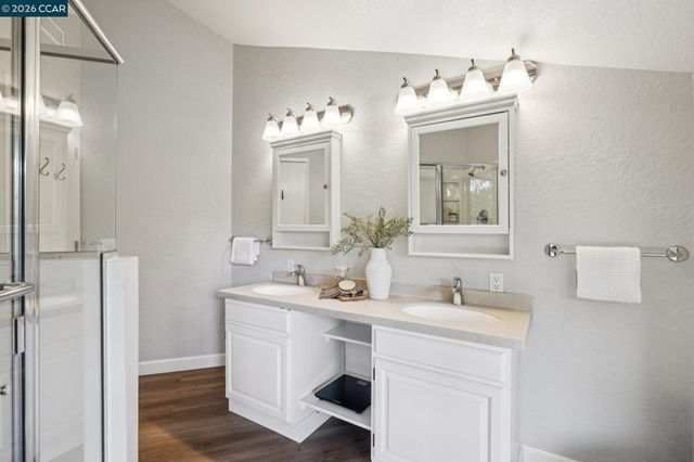 1 Heritage Oaks Rd, Pleasant Hill, CA 94523